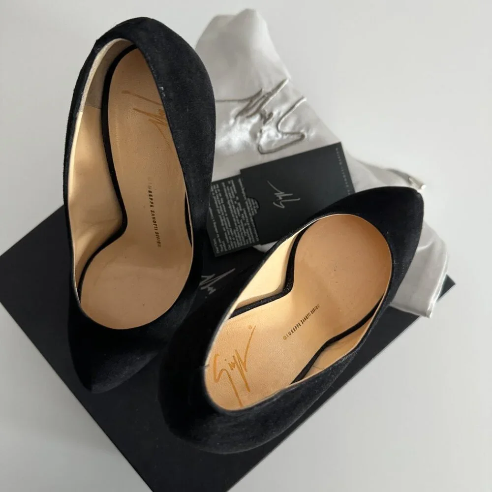 GIUSEPPE ZANOTTI  Eva Black Suede Pumps, size 38.5 - Picture 11 of 17